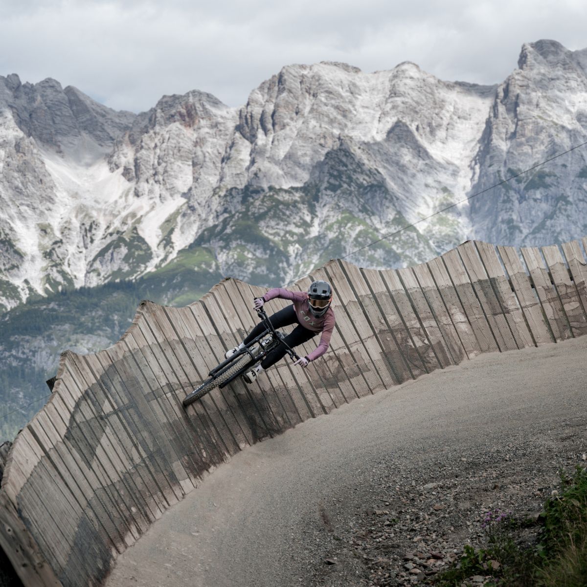 Kurvenreiche Line im Epic Bikepark Leogang