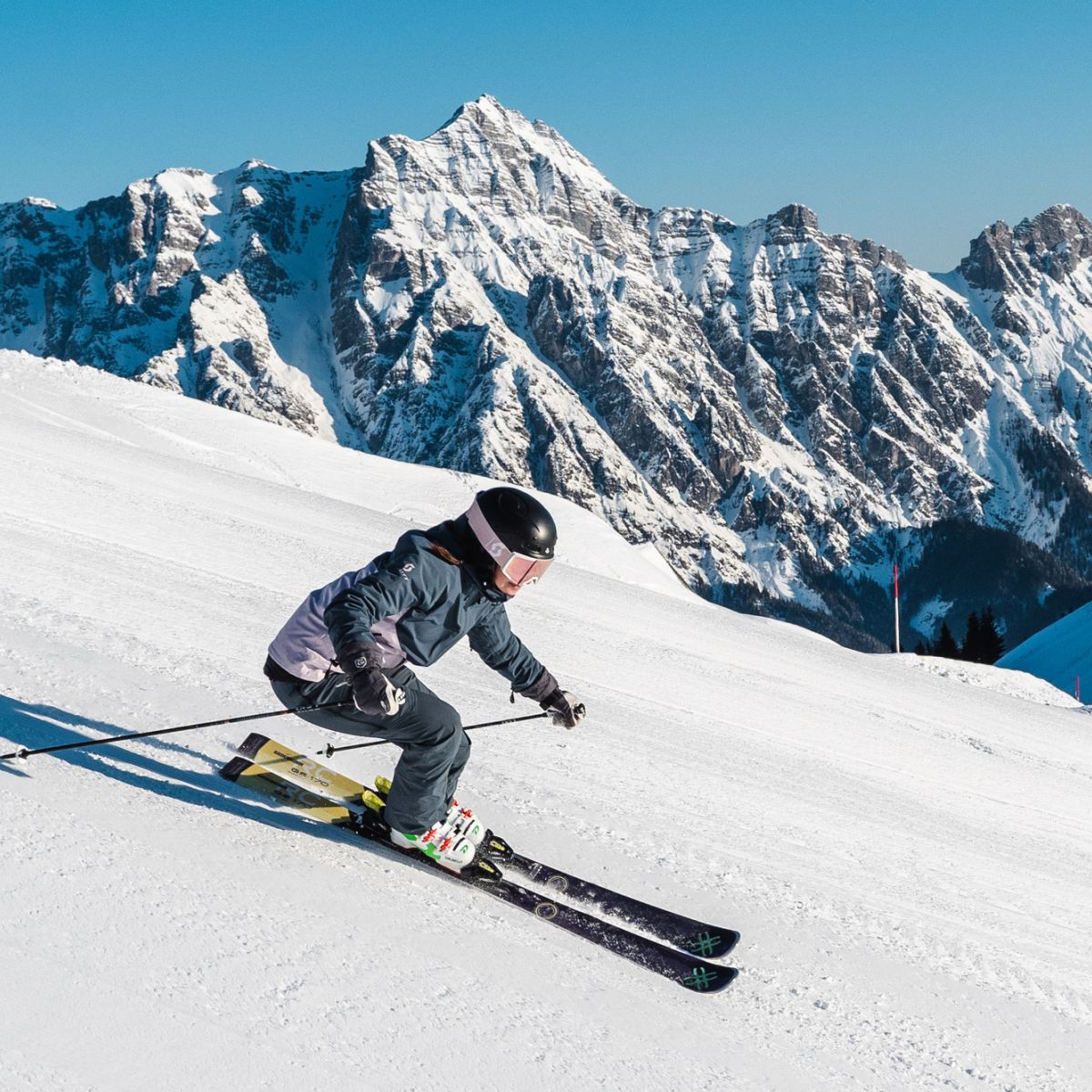 Skifahren am Asitz vor den Leoganger Steinbergen