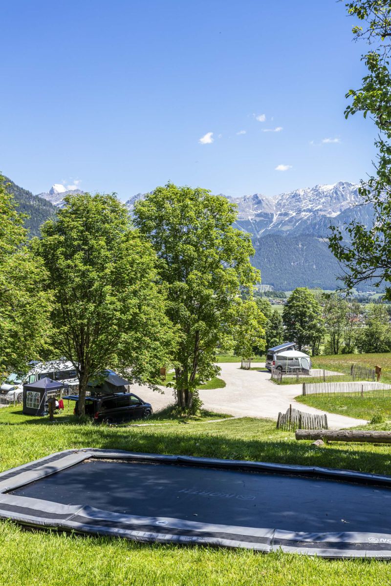 Blick auf das Camperplatzl Leogang