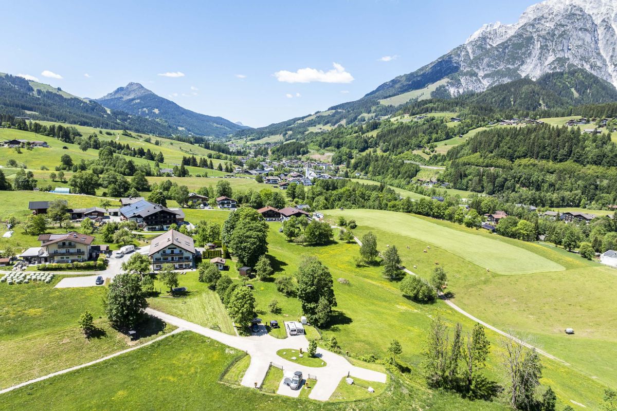 Kurze Wege vom Camperplatzl zu den Anlagen am Pöchtlhof